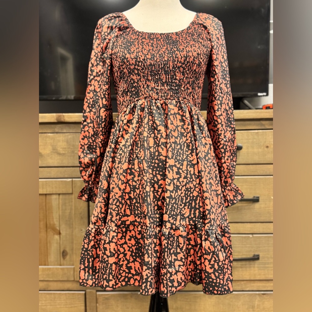 Women’s Babydoll Style Dress Size M‎ NWT Black And Rust Coloring